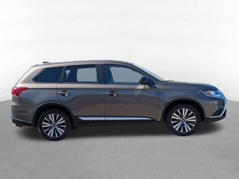 Used 2020 Mitsubishi Outlander AWD image 2