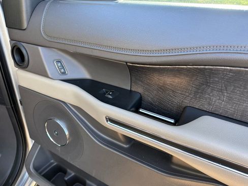 Used 2021 Ford Expedition Limited image 44