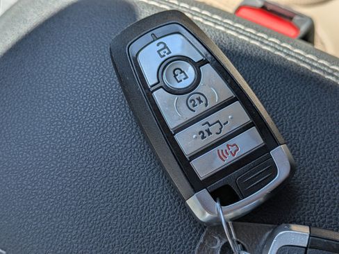 Used 2020 Ford Escape SEL image 32