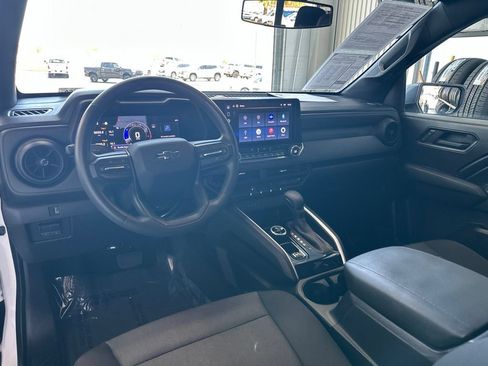 Used 2025 Chevrolet Colorado Trail Boss AWD/4WD image 12