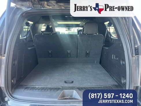 Used 2021 GMC Yukon XL SLT w/ SLT Luxury Plus Package RWD image 17