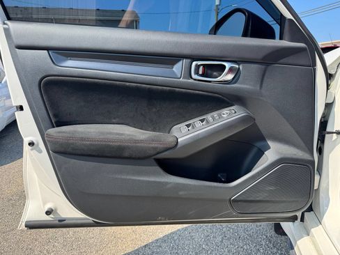 Used 2023 Honda Civic Type R image 11