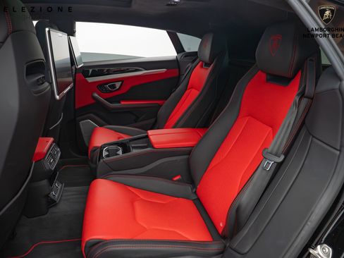 Used 2019 Lamborghini Urus image 23