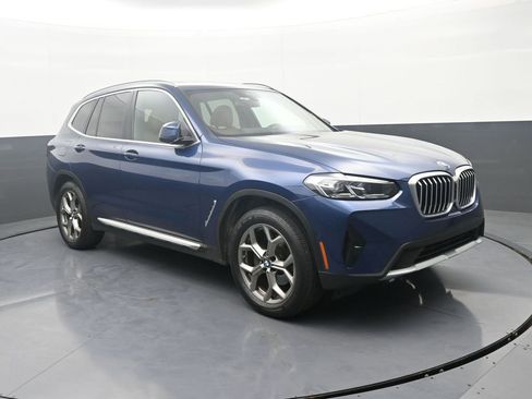 Used 2024 BMW X3 xDrive30i w/ Premium Package image 3