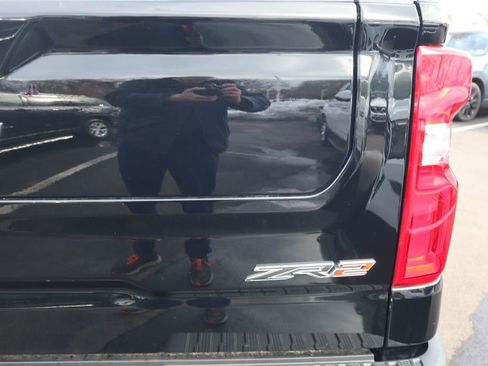 Used 2023 Chevrolet Silverado 1500 ZR2 w/ Technology Package image 39