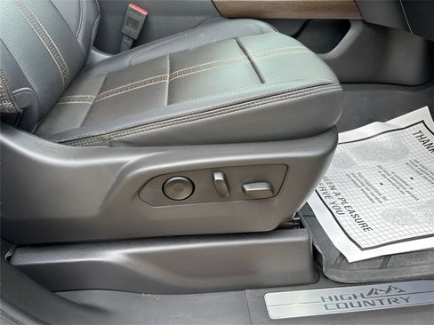 Used 2024 Chevrolet Silverado 1500 High Country w/ High Country Premium Package AWD/4WD image 32