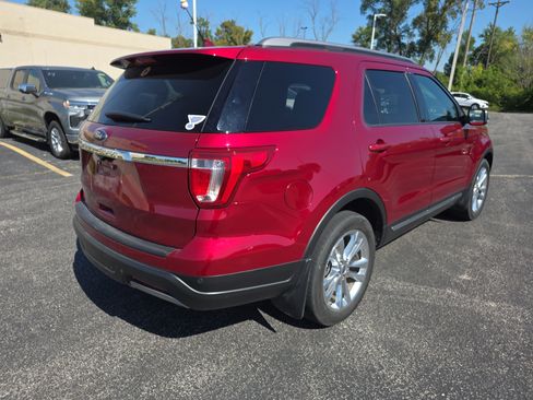 Used 2019 Ford Explorer XLT w/ Equipment Group 202A FWD image 4