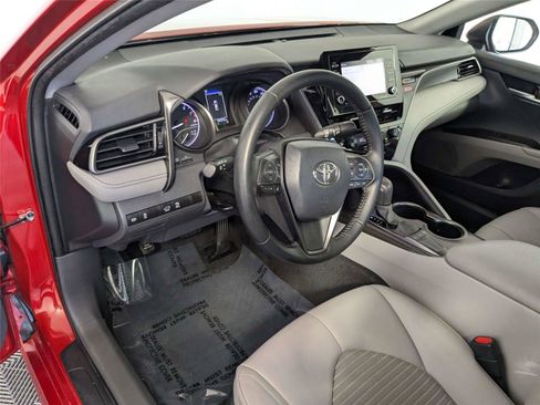 Used 2023 Toyota Camry SE FWD image 9