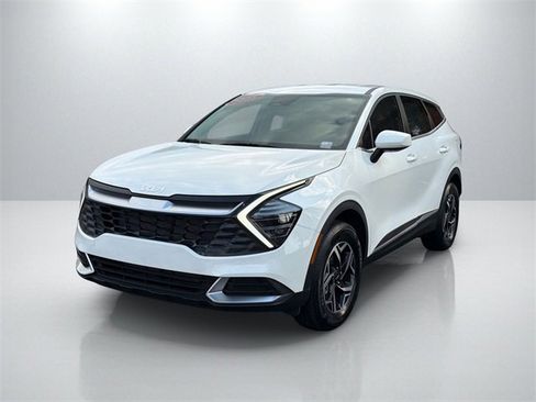 Certified 2025 Kia Sportage LX image 2