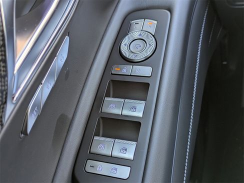 Used 2025 Genesis GV80 3.5T e-SC image 25