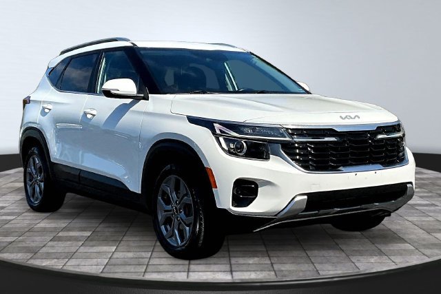Certified 2024 Kia Seltos S FWD image 3