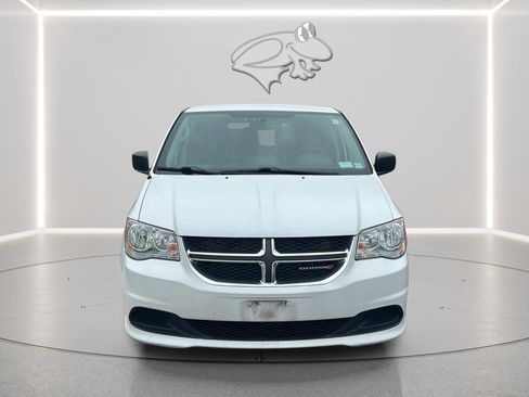 Used 2018 Dodge Grand Caravan SE w/ UConnect Hands-Free Group image 11