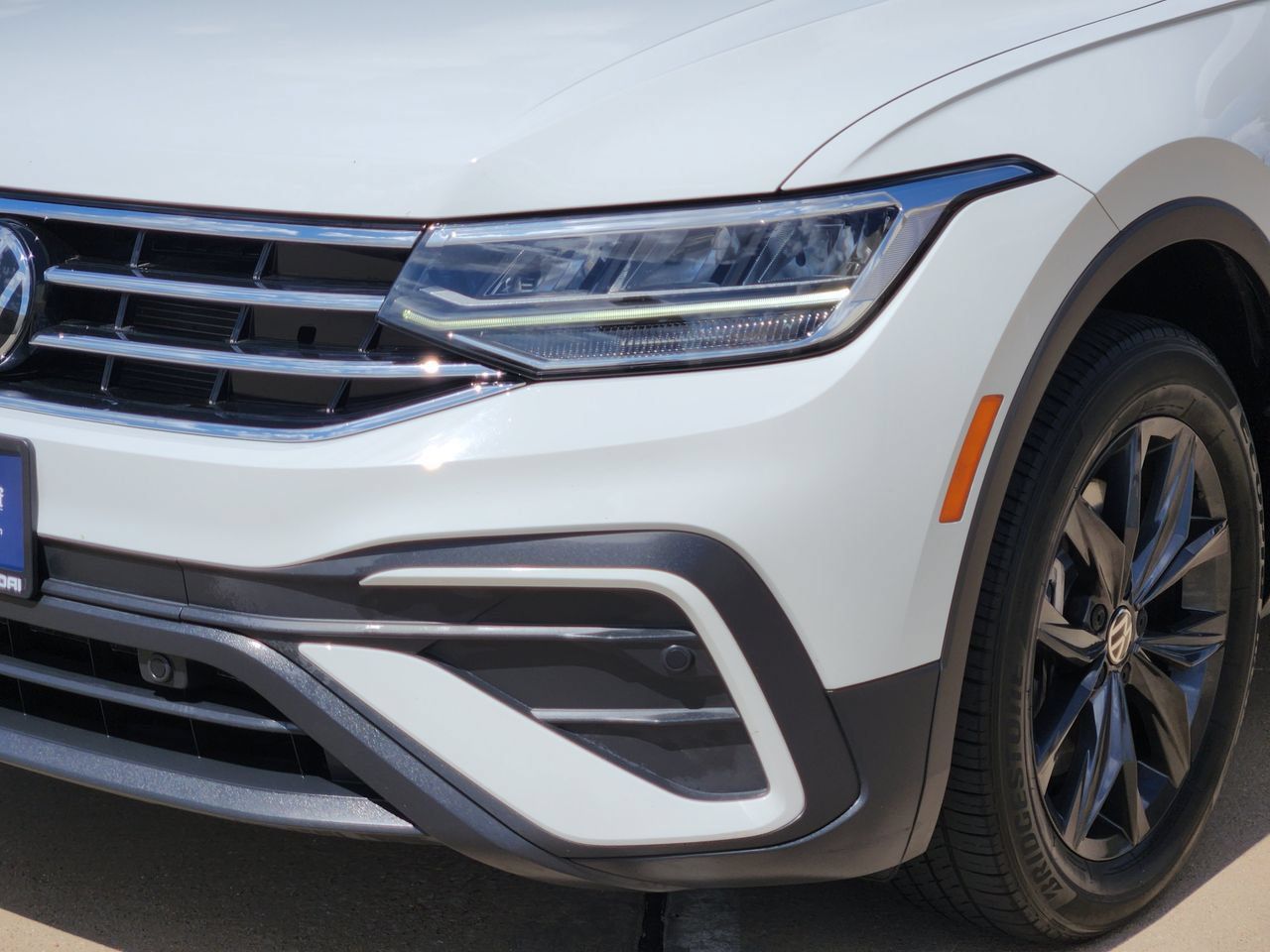 Used 2024 Volkswagen Tiguan SE FWD image 5