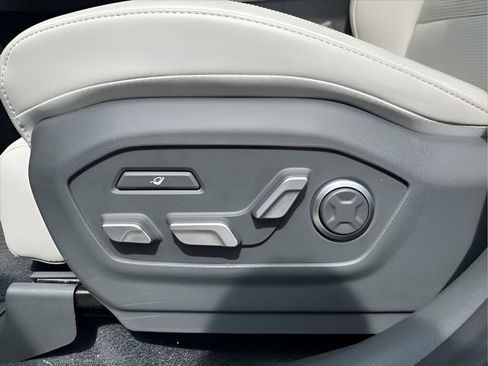 Used 2025 Hyundai Santa Fe Calligraphy image 29