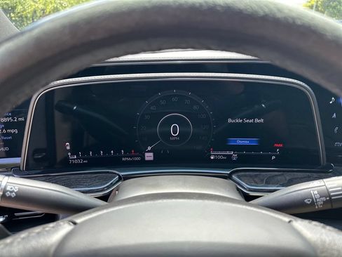 Used 2023 Cadillac Escalade ESV Premium Luxury w/ Performance Package AWD/4WD image 22