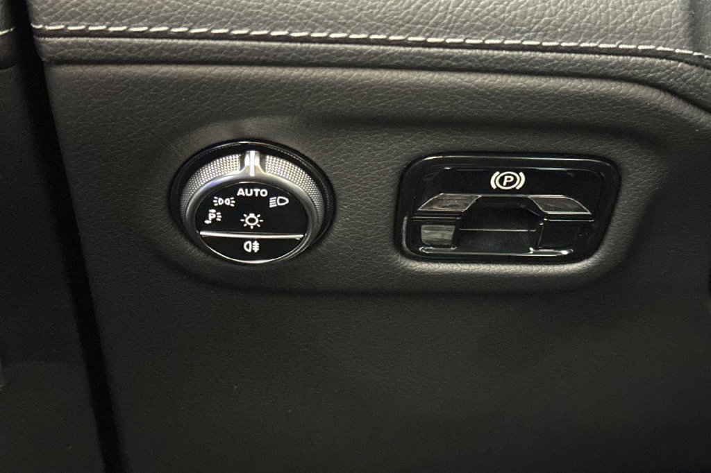 Certified 2023 Mercedes-Benz EQE 350+ 4MATIC SUV image 33