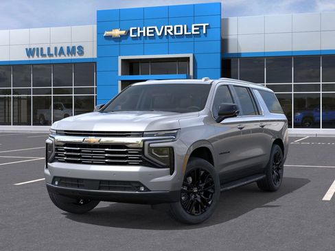 New 2026 Chevrolet Suburban Premier image 6