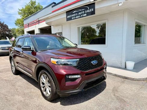 Used 2022 Ford Explorer Limited w/ Equipment Group 301A AWD/4WD image 9