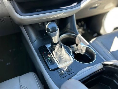 Used 2017 Toyota Highlander XLE image 23