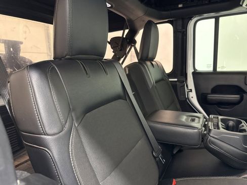 Used 2020 Jeep Wrangler Unlimited Sport image 10