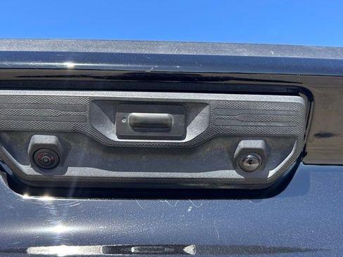 Used 2023 Chevrolet Silverado 1500 LT image 8