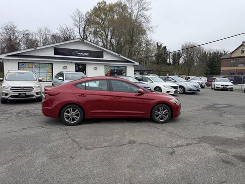 Used 2017 Hyundai Elantra Value Edition FWD image 8