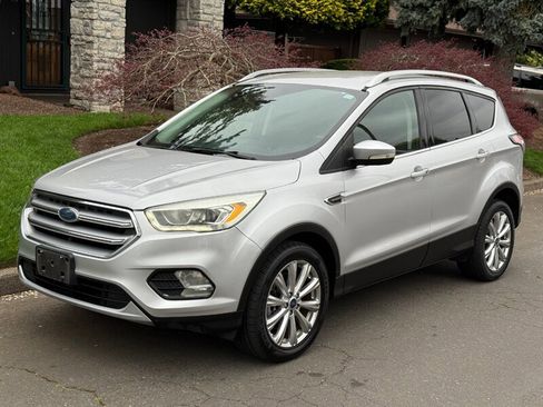 Used 2017 Ford Escape Titanium image 1