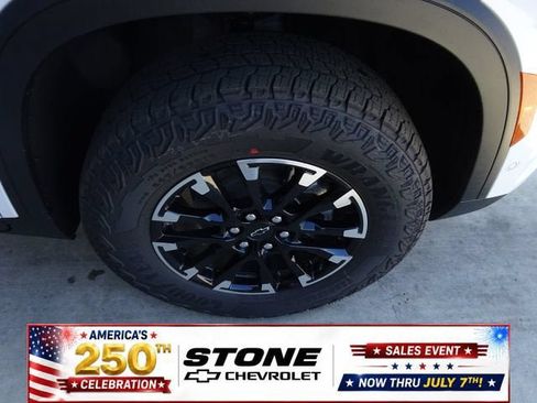 New 2026 Chevrolet Traverse Z71 w/ Enhanced Driving Package AWD/4WD image 9
