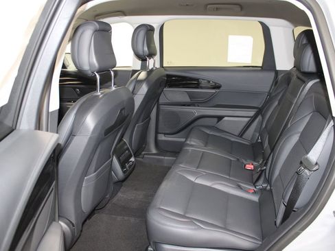 New 2026 Lincoln Nautilus Premier image 25