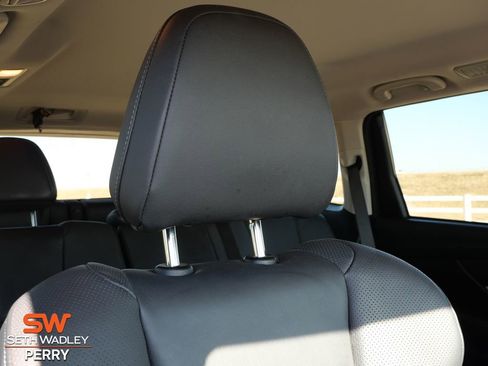 Used 2022 Subaru Ascent Limited image 16