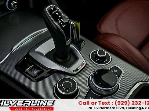 Used 2023 Alfa Romeo Stelvio Veloce AWD/4WD image 19