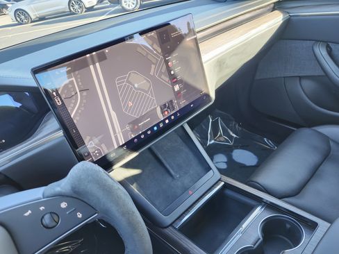 Used 2022 Tesla Model S AWD/4WD image 31