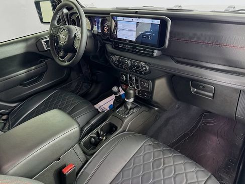 Used 2025 Jeep Gladiator Rubicon w/ Safety Group AWD/4WD image 37