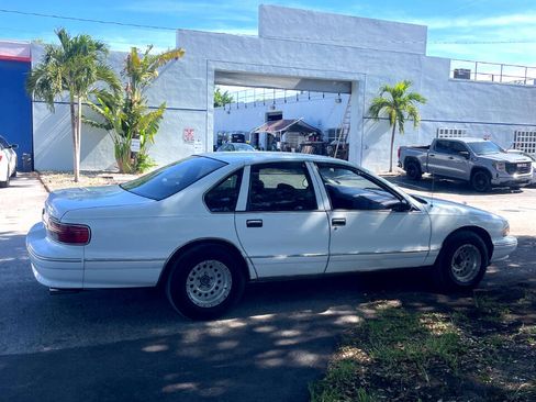 Used 1995 Chevrolet Caprice Classic image 16