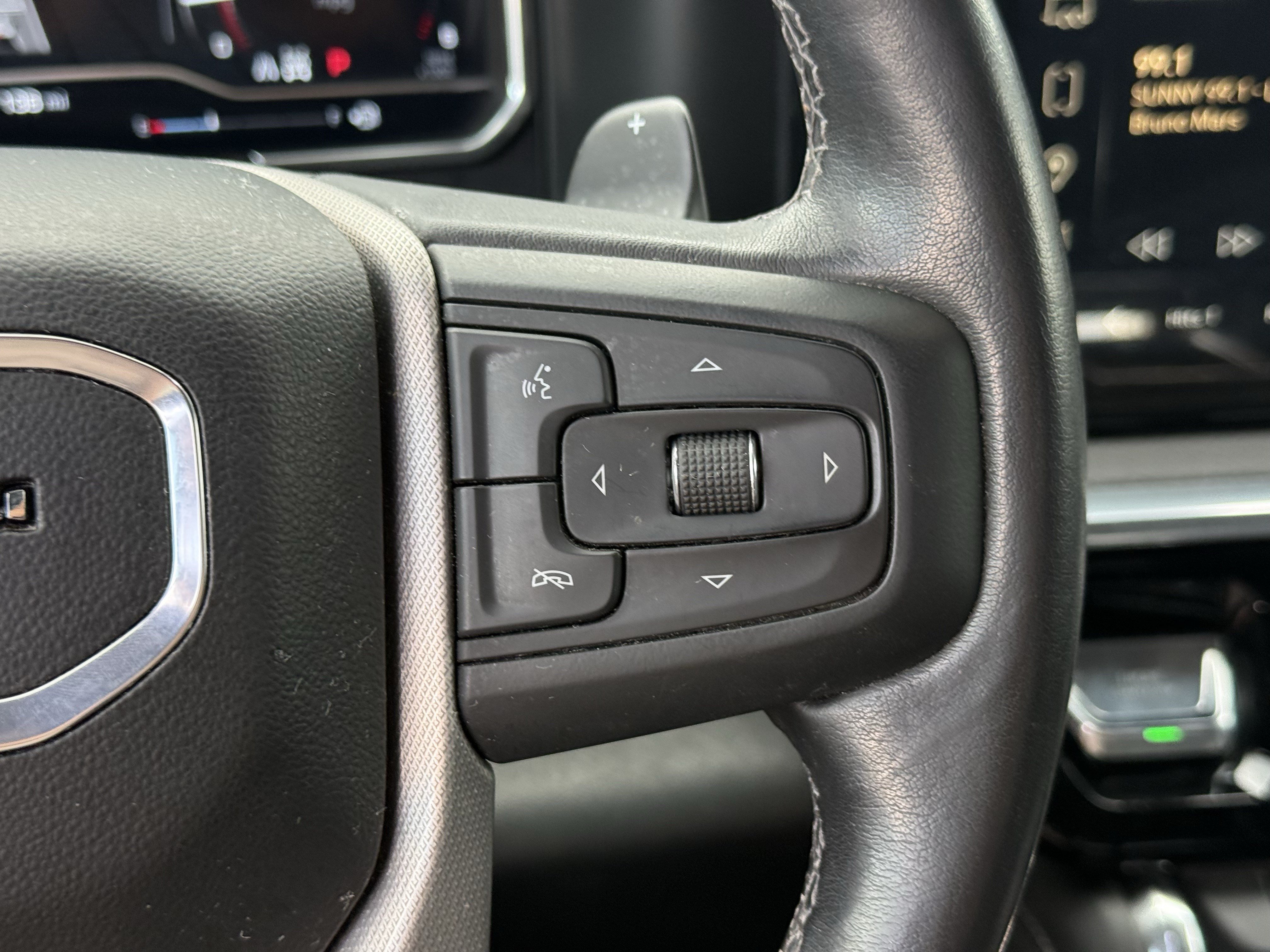 Used 2022 GMC Sierra 1500 Denali w/ Technology Package AWD/4WD image 14