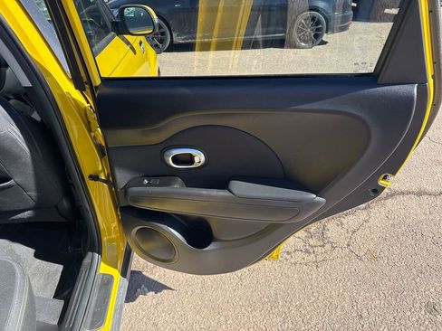 Used 2014 Kia Soul + image 15