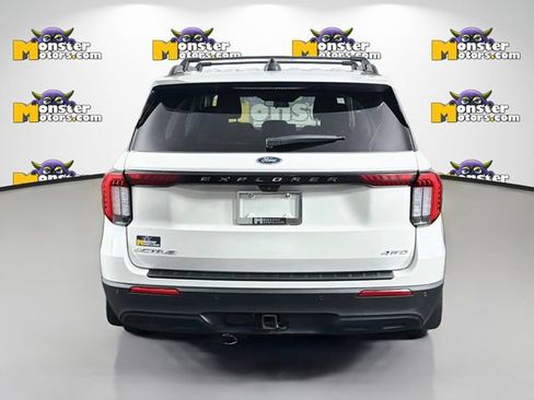 Used 2025 Ford Explorer Active AWD/4WD image 6