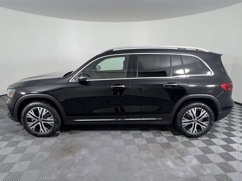 Used 2025 Mercedes-Benz GLB 250 4MATIC image 9