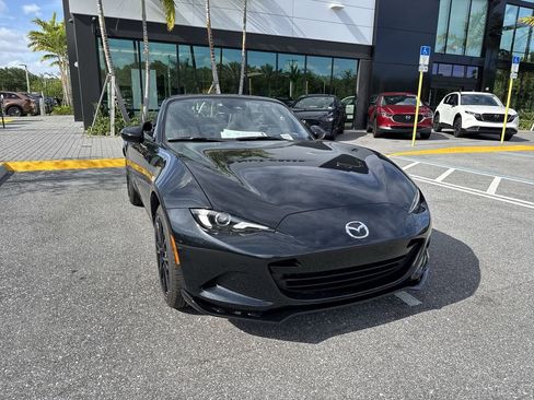 New 2026 MAZDA MX-5 Miata Club w/ Interior Package RWD image 7