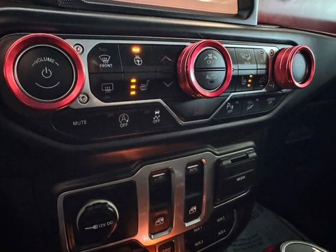 Used 2018 Jeep Wrangler Rubicon image 29