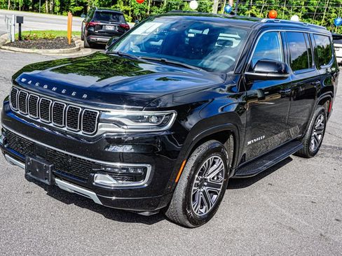 Used 2023 Jeep Wagoneer Series II image 12