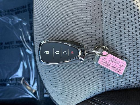 Used 2025 Chevrolet Trax LT image 21