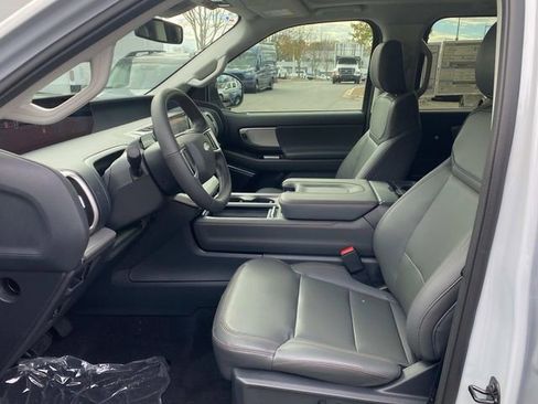 New 2025 Ford Expedition Active RWD image 10