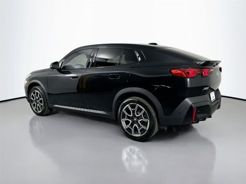 New 2026 BMW X2 xDrive28i w/ Technology Package AWD/4WD image 7