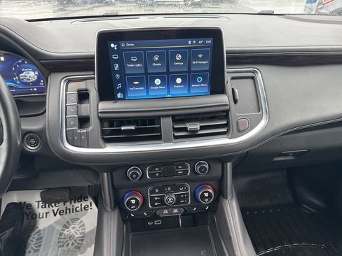 Used 2022 Chevrolet Suburban Z71 w/ Luxury Package AWD/4WD image 17