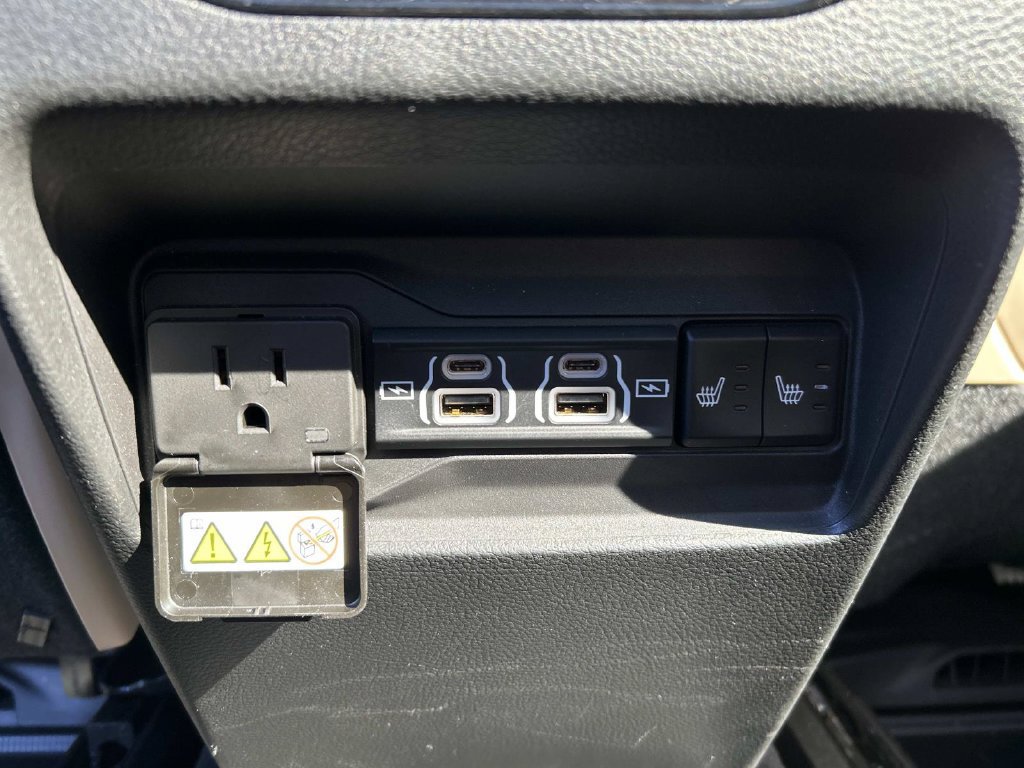 Certified 2024 Jeep Grand Cherokee Limited w/ Black Appearance Package AWD/4WD image 20