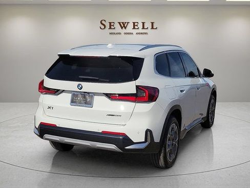 Used 2026 BMW X1 xDrive28i AWD/4WD image 5