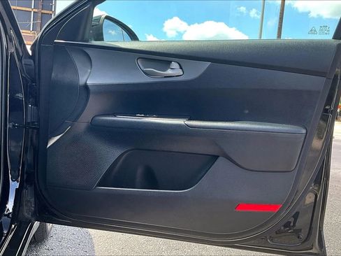 Used 2020 Kia Forte LXS FWD image 18