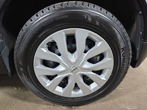 Used 2016 Nissan Rogue S image 31