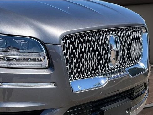 Used 2021 Lincoln Navigator Reserve AWD/4WD image 25